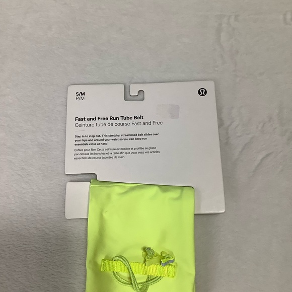 Lululemon NWT Fast And Free Run Hard Tube Belt Sz S/M Highlight Yellow - Picture 4 of 5